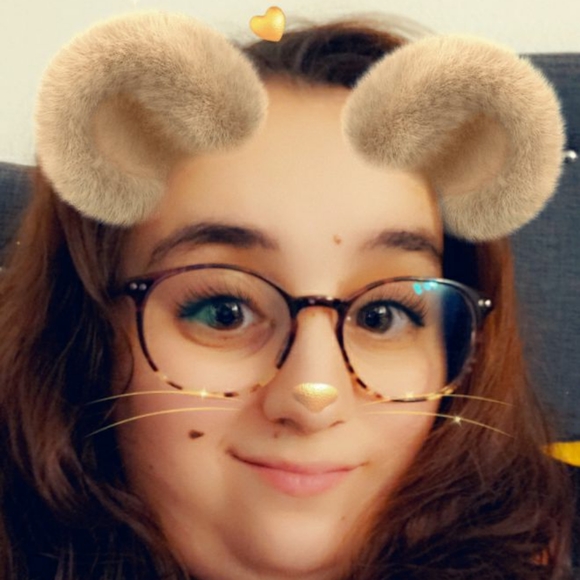 Meet your Posher, Vanessa - Picture 1 of 3